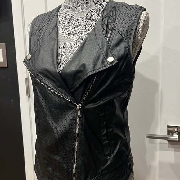 Vegan Vest by Sanctuary - Picture 2 of 8